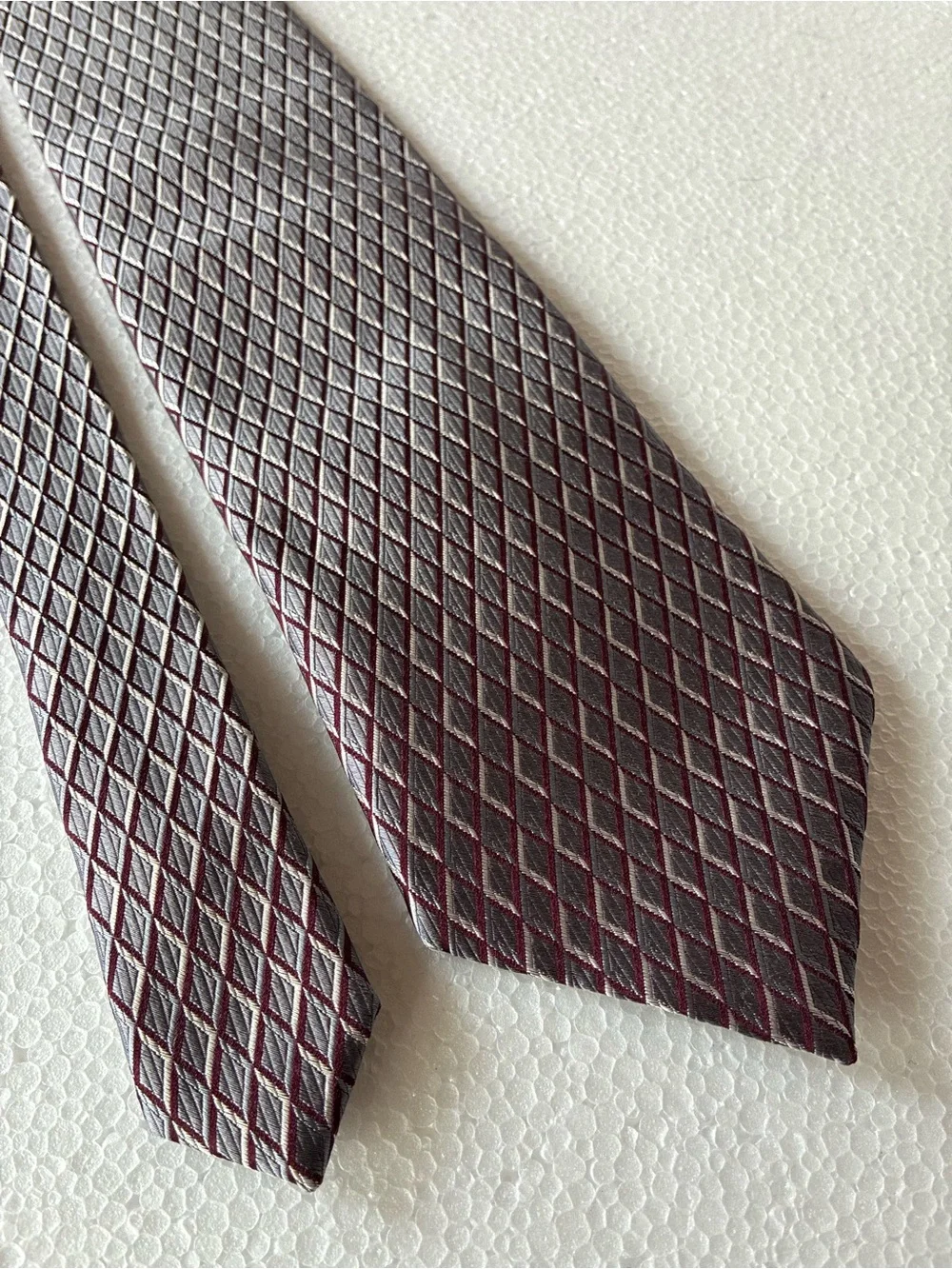 Geoffrey Beene 100% Silk Lavender/Gray Diamond-Grid Tie